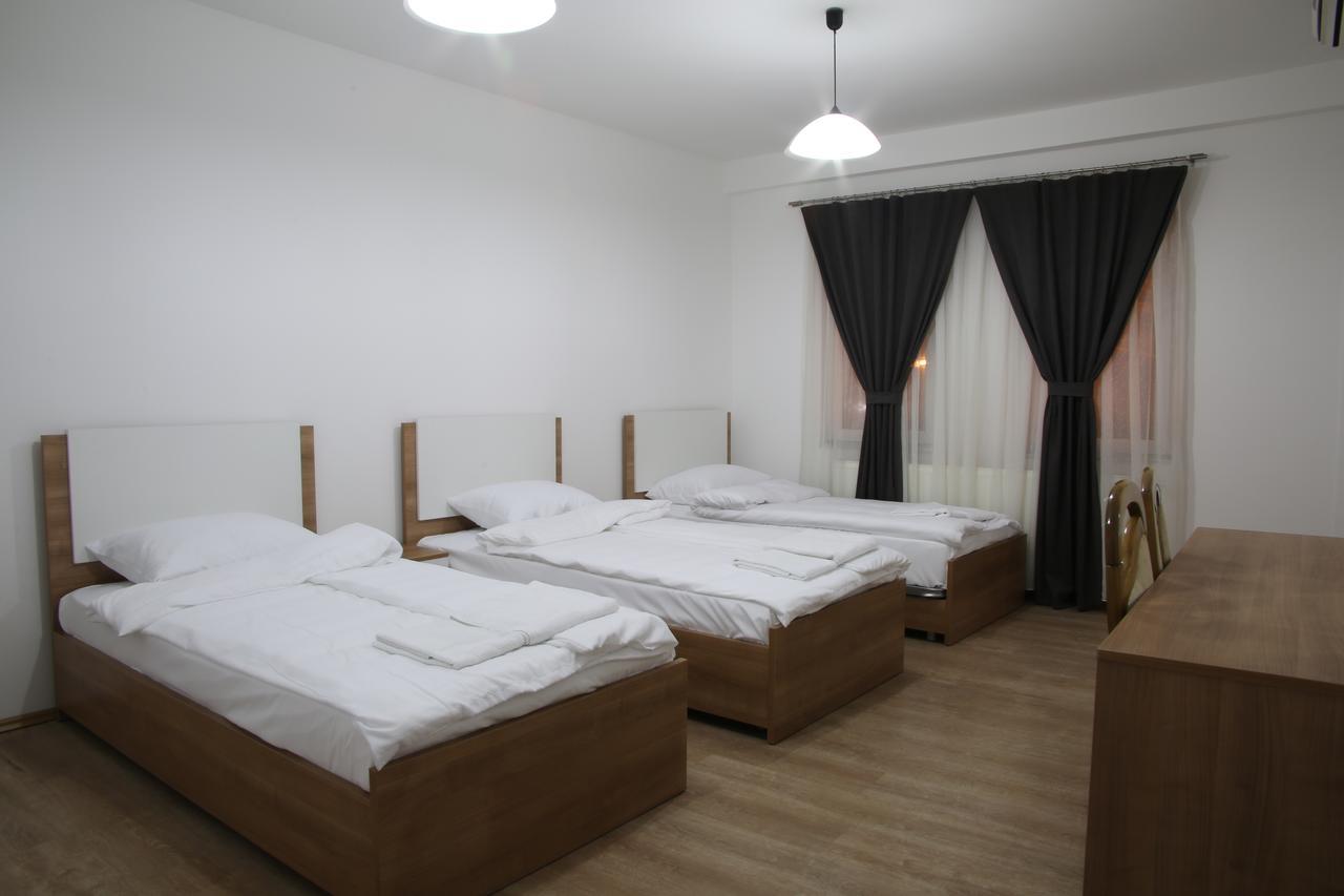 Hotel Rio Пристина Екстериор снимка