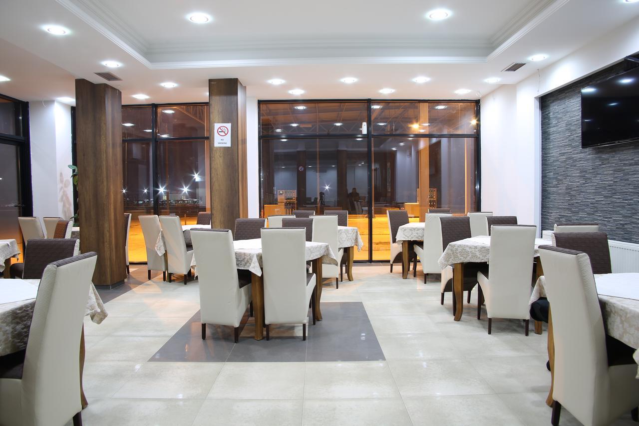 Hotel Rio Пристина Екстериор снимка