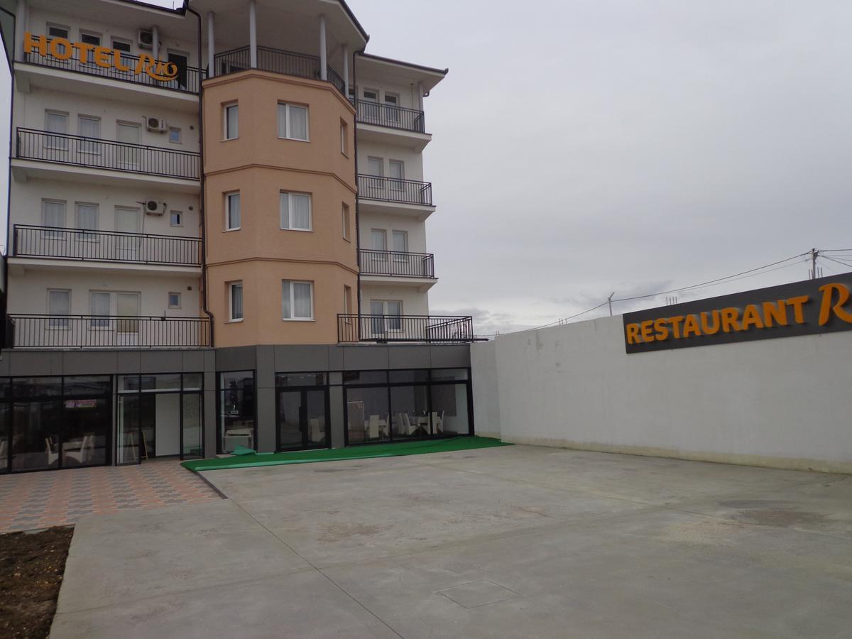 Hotel Rio Пристина Екстериор снимка