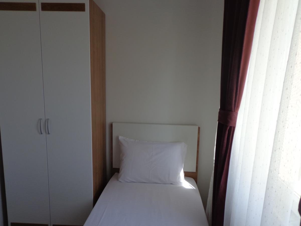 Hotel Rio Пристина Екстериор снимка