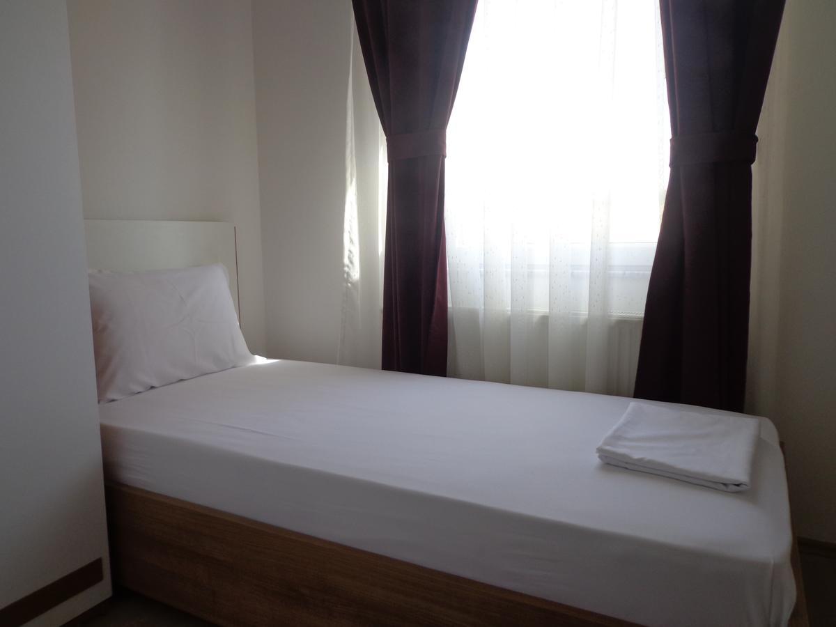 Hotel Rio Пристина Екстериор снимка