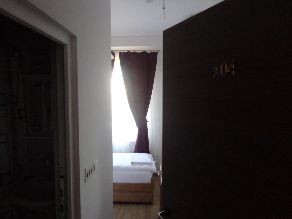 Hotel Rio Пристина Екстериор снимка