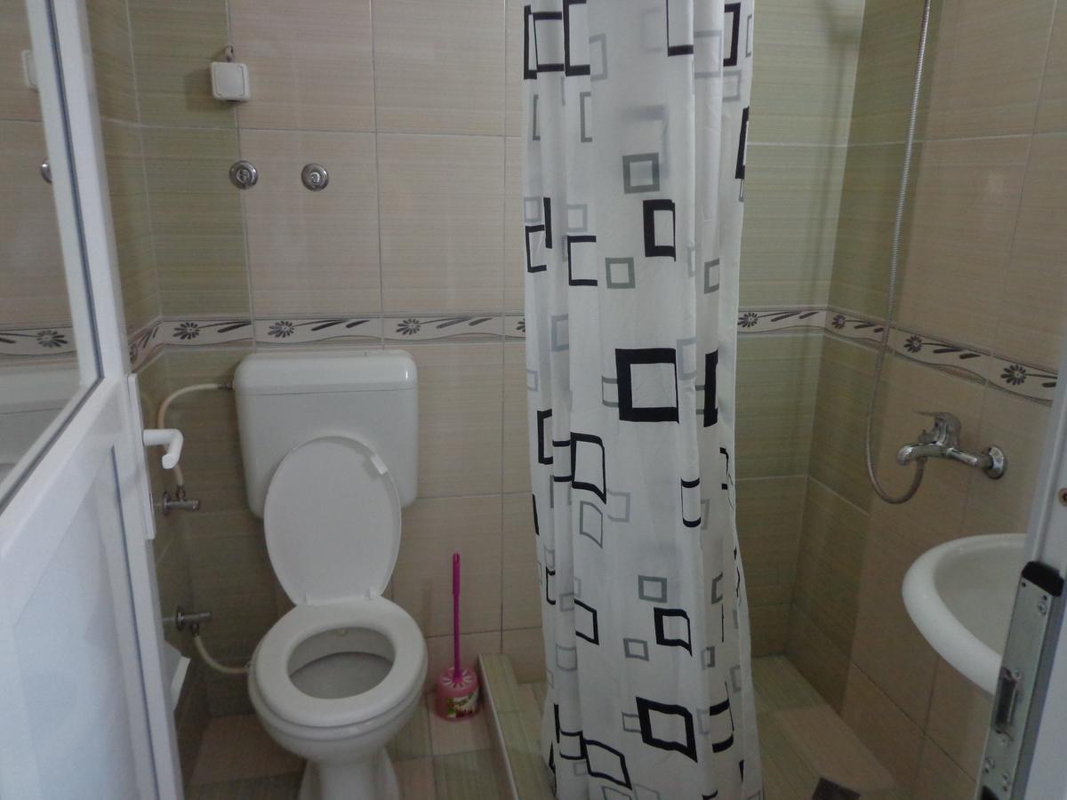 Hotel Rio Пристина Екстериор снимка