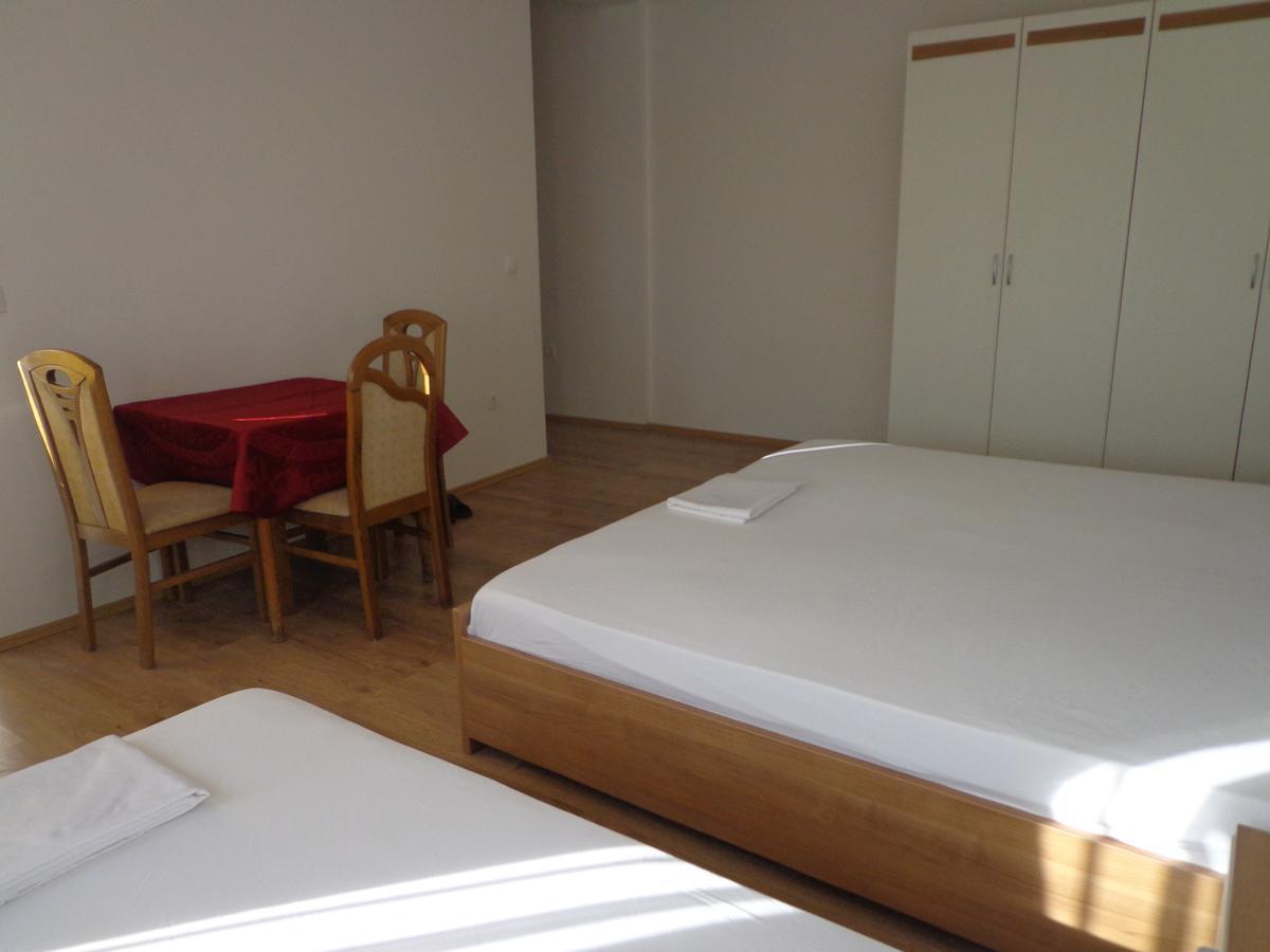 Hotel Rio Пристина Екстериор снимка