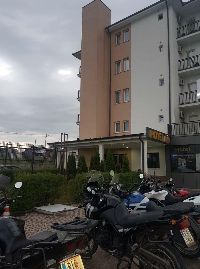 Hotel Rio Пристина Екстериор снимка